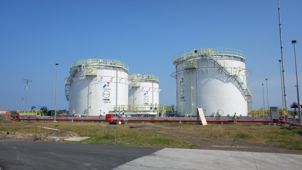 Fuel storage tanks